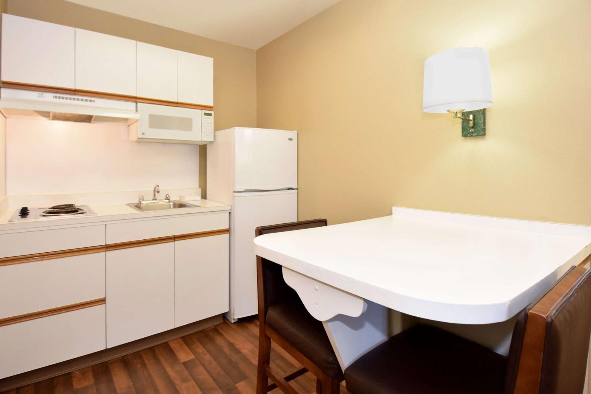 Extended Stay America Select Suites - Durham - University - Ivy Creek Blvd Eksteriør billede